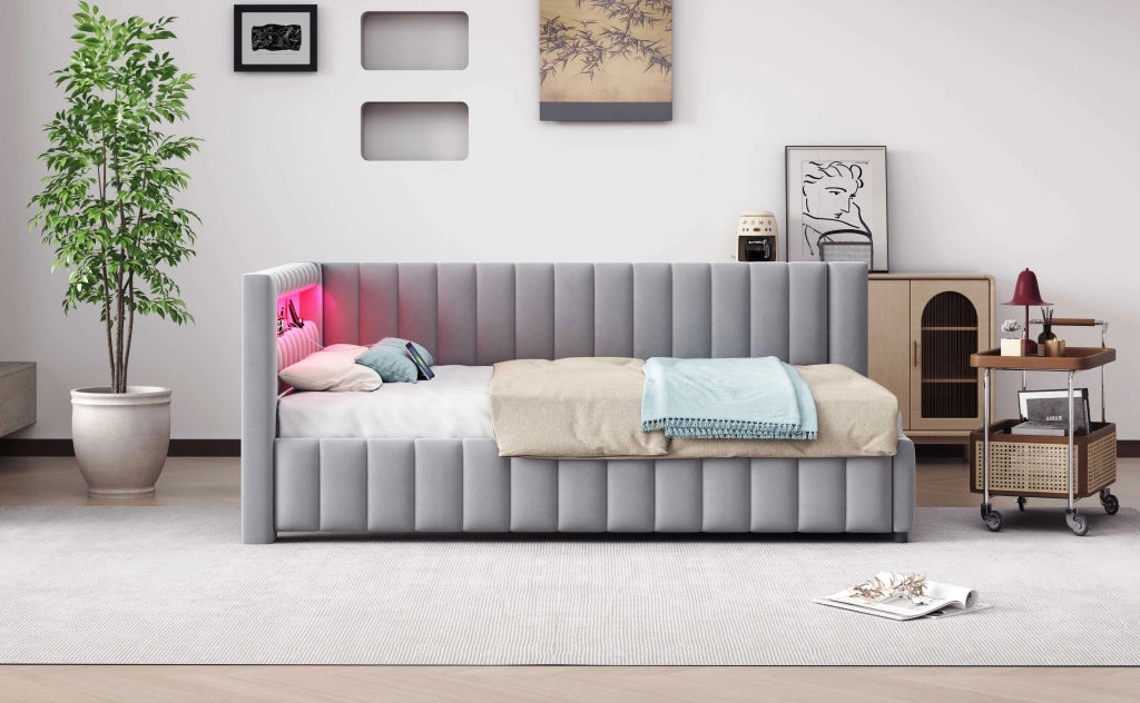 Letto divano 140x200 cm con a L con LED; USB e rete a doghe; in velluto; grigio