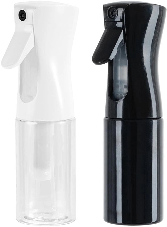 Spesso utilizzato per la cura della pelle e delle piante, questo set di due spremi-mist contiene due flaconi da 200 ml con un getto fine e continue, progettato per un uso ergonomico.