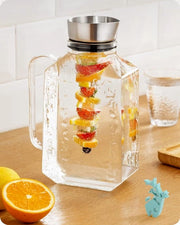 Jug di Vetro con Coperchio per Infusione Frutta - Pitcher d'Acqua per Porta Frigorifero - Resistenti al Calore e al Freddo Vetro di Borosilicato - Ideale per Sangria e Tè Freddo (1,75L/62oz.)