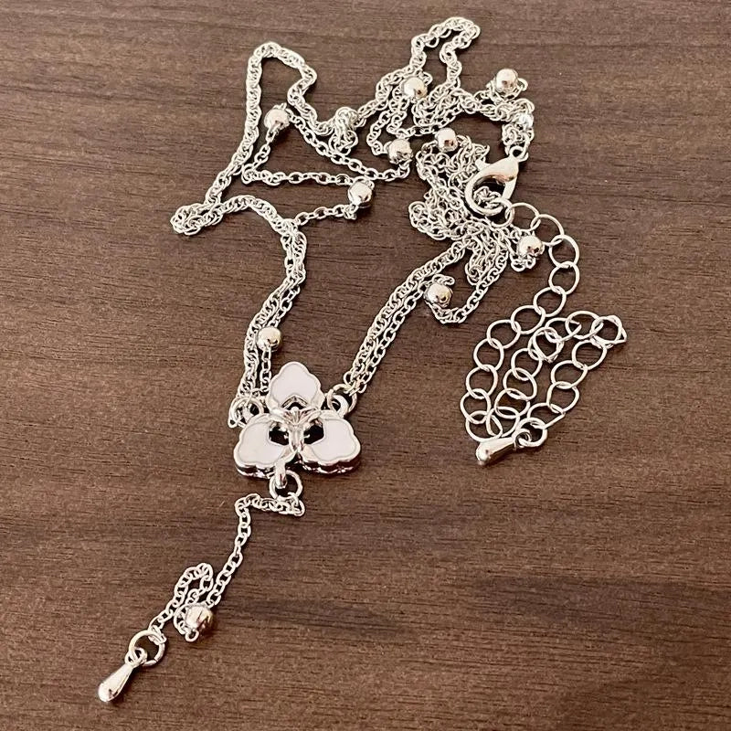 Collana a forma di trifoglio con conchiglia cava, realizzata a mano, regalo di Natale o di compleanno.