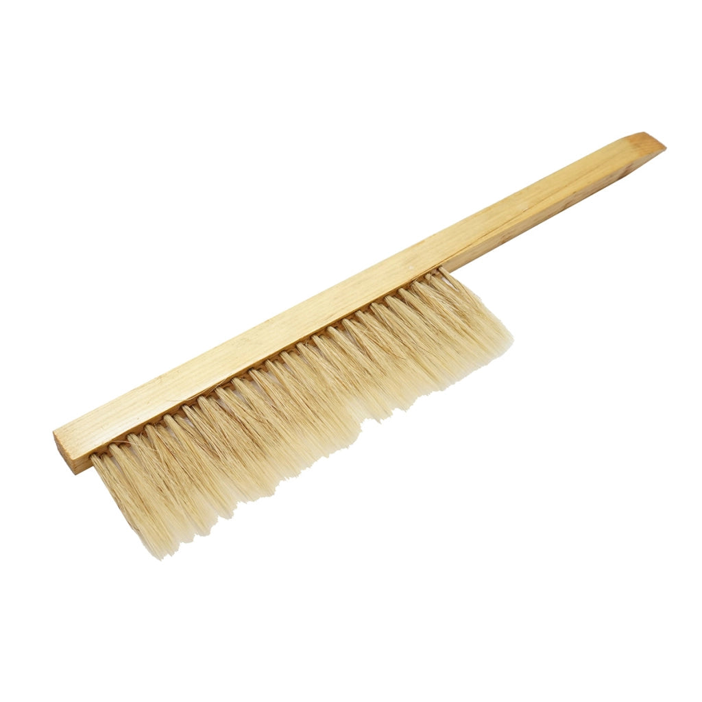 Spazzola apicola a doppia fila con setole di crine di cavallo e manico in legno (410x80 mm)