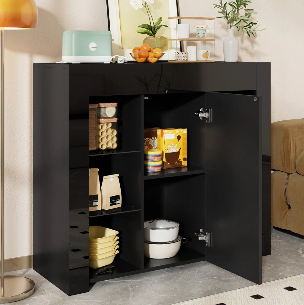 Buffet 95x35x83 cm con ripiani in vetro e anta; frontale lucido in pannello truciolare nero
