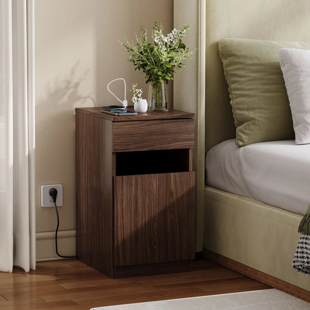 Comodino con Carica USB-A/USB-C e Presa Elettrica ¨C Xylo ¨C Effetto Noce, 33x40x61,5 cm