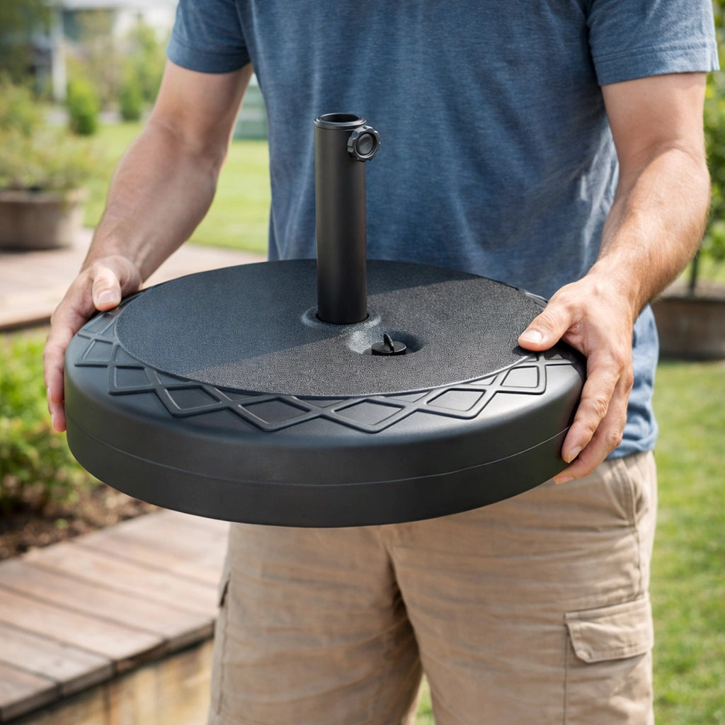 Base Ombrellone Riempibile Acqua o Sabbia 30kg In HDPE E Metallo Nero Supporto Universale per Palo 38/48 mm da Giardino Balcone Terrazza Resistente alle Intemperie Ø50 x 7.5 cm Nero