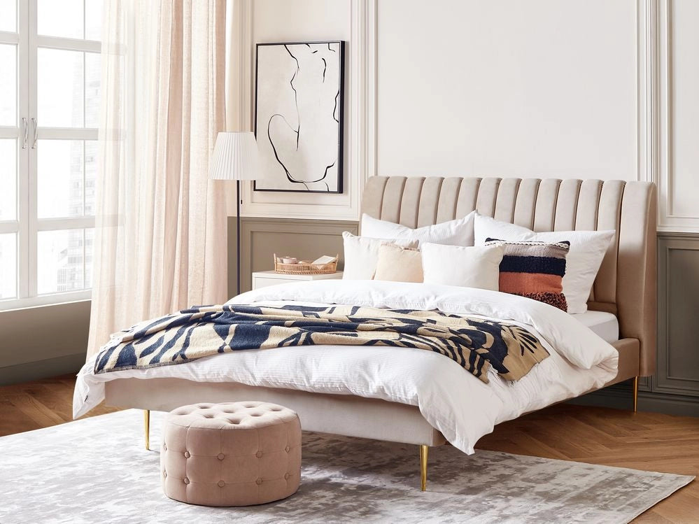 Letto imbottito velluto beige sabbia e oro rete a doghe testiera alta 180 x 200 cm testata alta design retrò