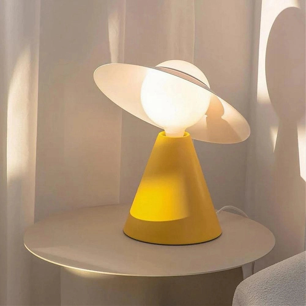 Trade Shop - Lampada Da Tavolo Decorativa Con Paralume A Cappello Orientabile Lume E27 D13 - Giallo
