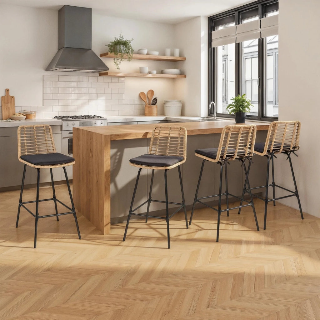 IDMarket - Set di 4 sgabelli da bar SUMMER effetto rattan con gambe in metallo nero