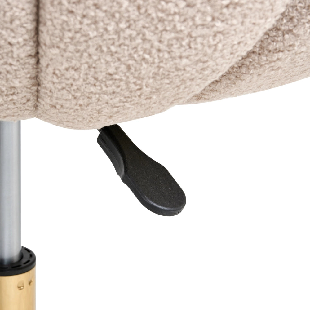 Elegante sedia da ufficio girevole in tessuto bouclè beige con base regolabile in altezza Design moderno Home Office