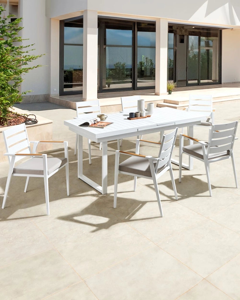 Set di 6 sedie da pranzo da giardino Struttura in alluminio bianco con cuscini di seduta grigi Schienale a doghe Design moderno