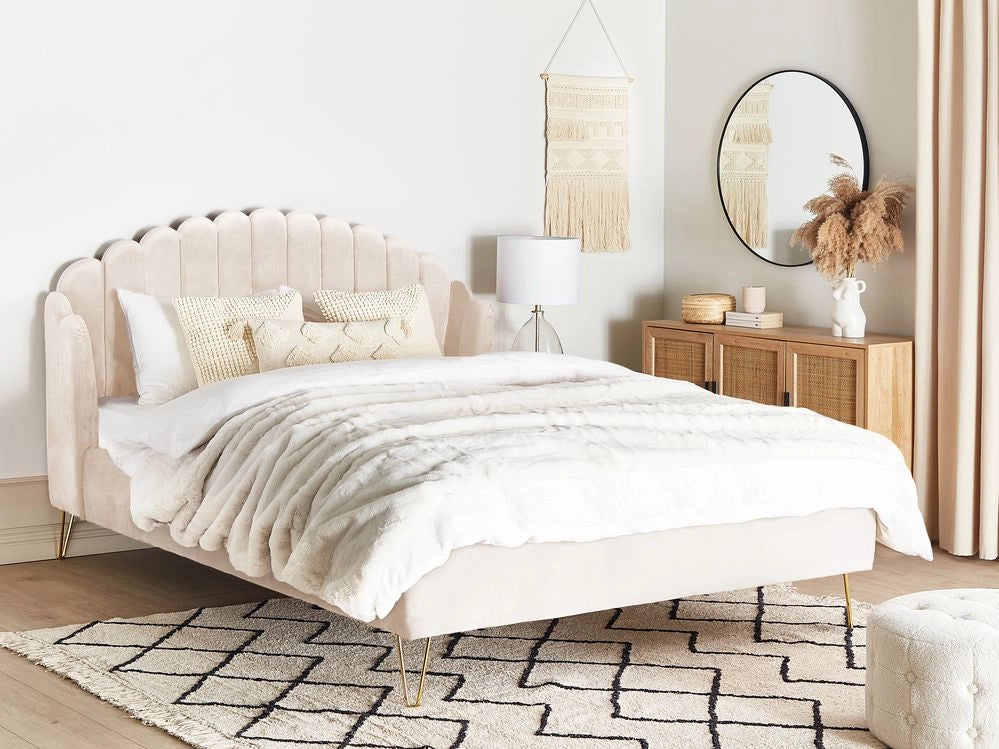 Letto con rete in velluto beige 180 x 200 cm gambe in metallo testata retro capitonné