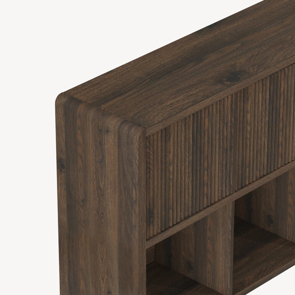 Credenza Bassa Lukkodso con 4 Ante e Scomparti Aperti 77x145x30 cm Effetto Noce [en.casa]