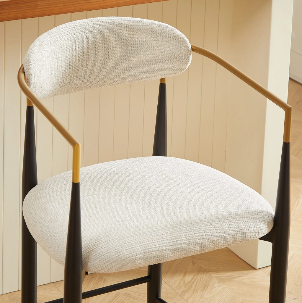 Set di 2 sgabelli da bar con braccioli; tessuto beige e struttura in metallo nero e oro