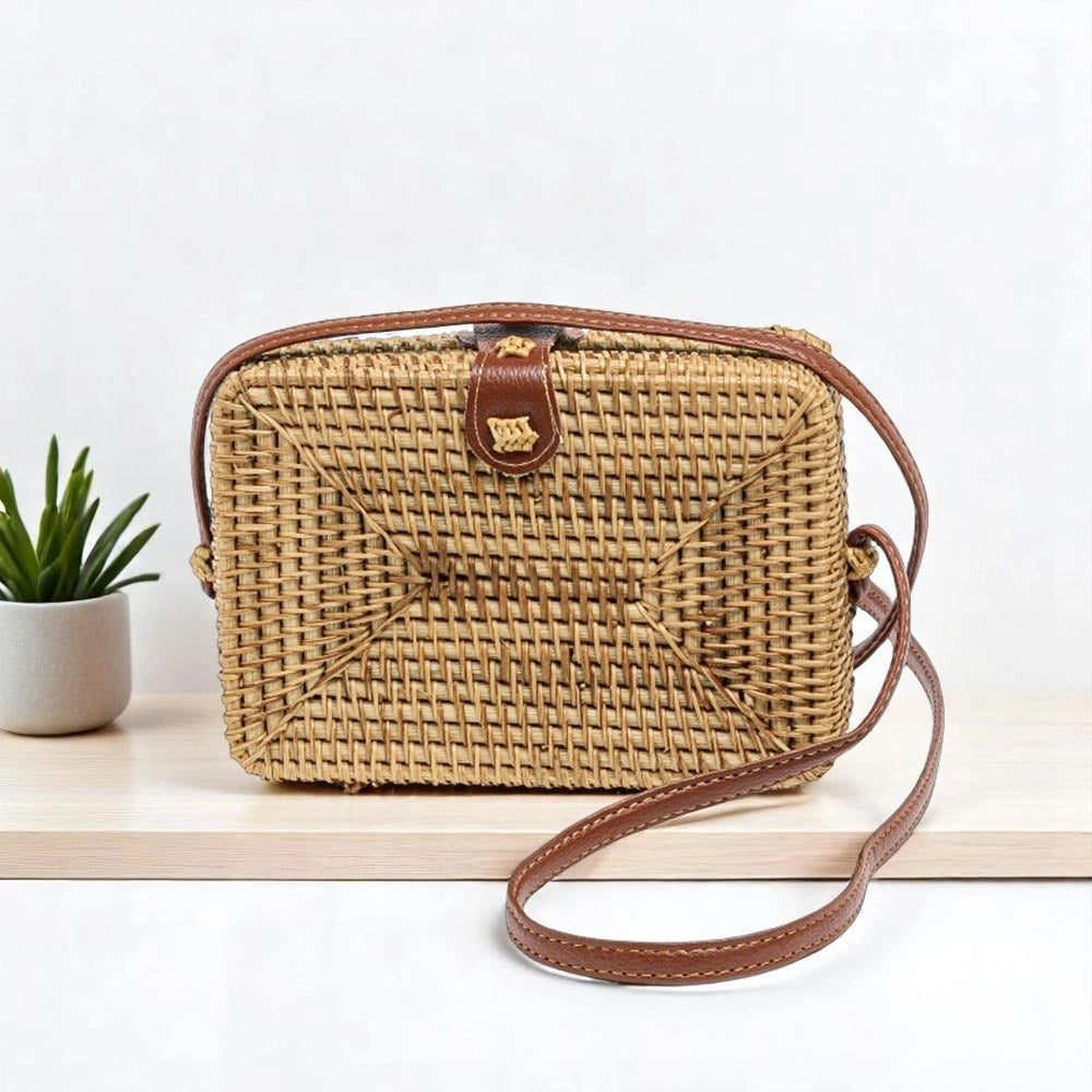 Borsetta rettangolare in vimini intrecciato con tracolla simipelle cm 18,5x12,5