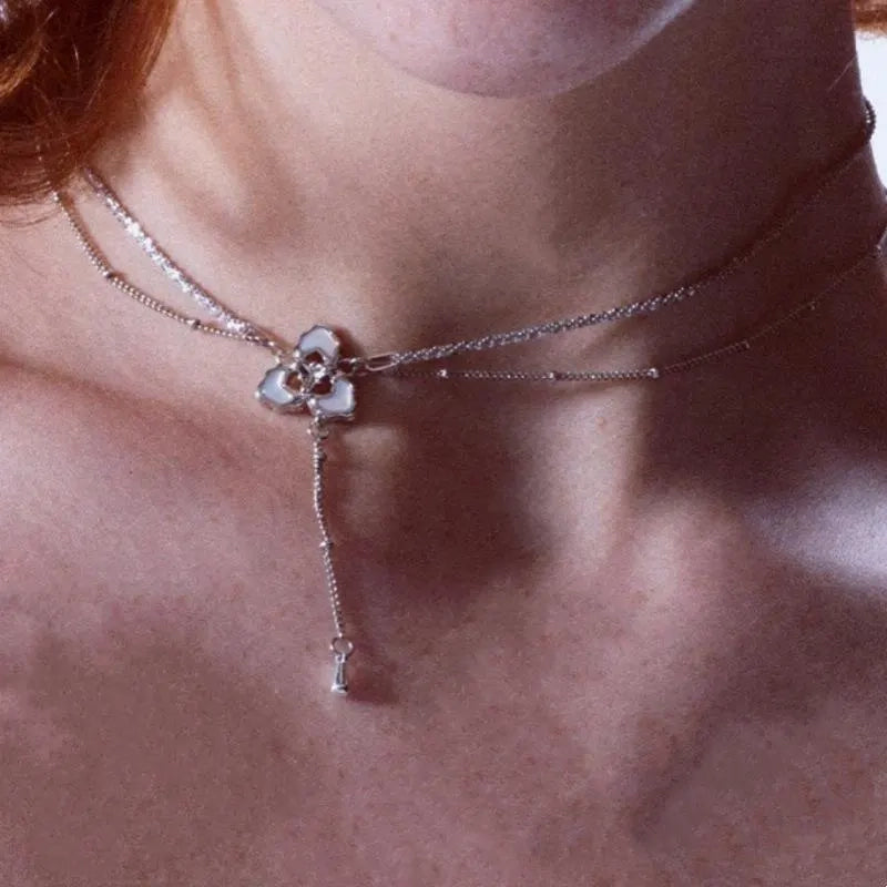 Collana a forma di trifoglio con conchiglia cava, realizzata a mano, regalo di Natale o di compleanno.
