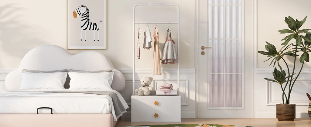 Scaffale con asta appendiabiti e due cassetti, struttura stabile per camera dei bambini, in MDF bianco 70 × 55 × 168 cm
