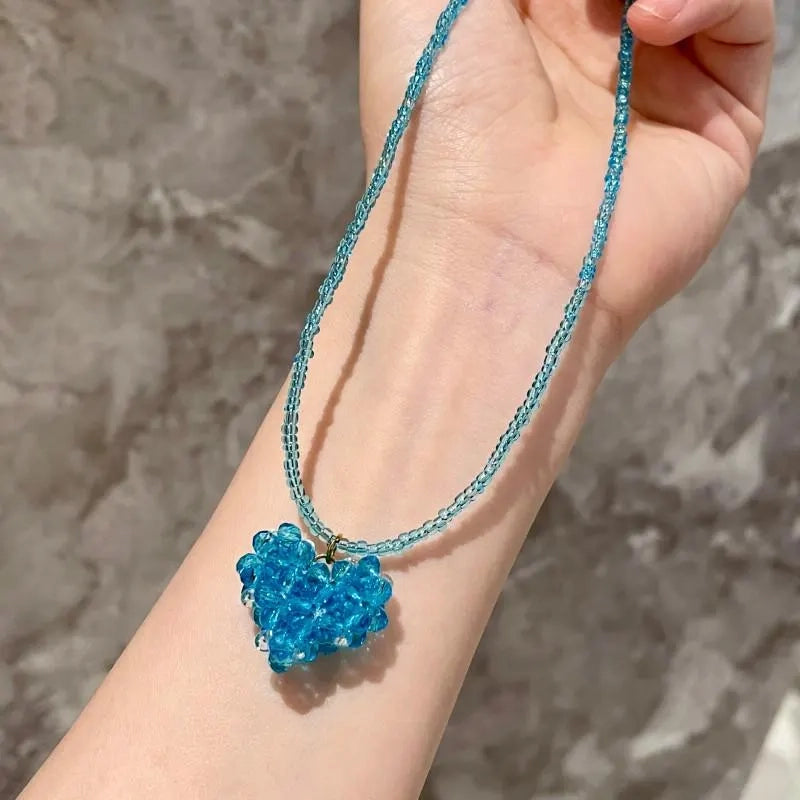 Collana con perline di cristallo blu: regalo da donna fatto a mano