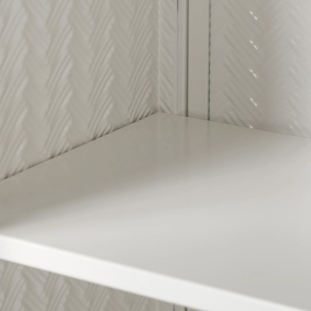 Pensile con 2 Ante in Vetro e 3 Livelli; Ripiano Rimovibile; Motivo Intrecciato; in Metallo; 70×23×60 cm; Bianco