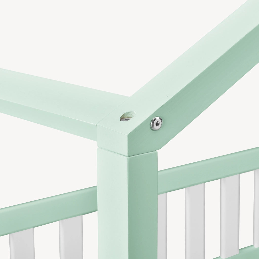 Letto per Cameretta Treviolo a Forma di Casetta in Stile Montessori 90x200 cm Menta Verde/Bianco [en.casa]