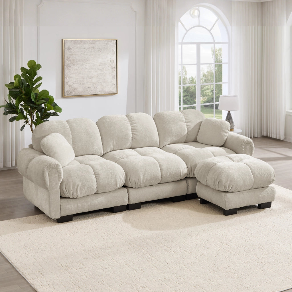 Divano angolare a 3 posti in tessuto chenille con seduta imbottita, pouf mobile e cuciture trapuntate beige chiaro