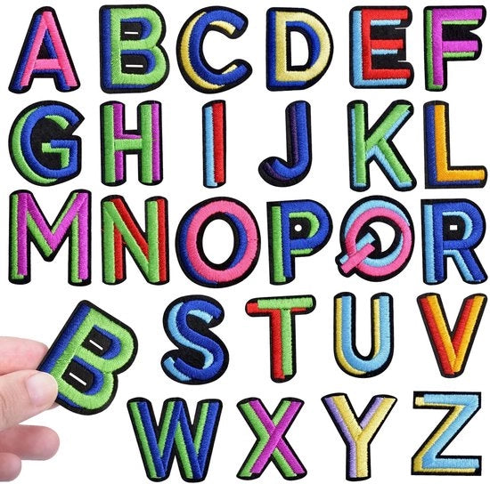 Punti di ricamo solidi 52 pezzi - Lettere a secco A-Z - Punti di ricamo multicolori - Per giacche/camiche/jeans - Dimensioni 4,5 x 3,5 cm
