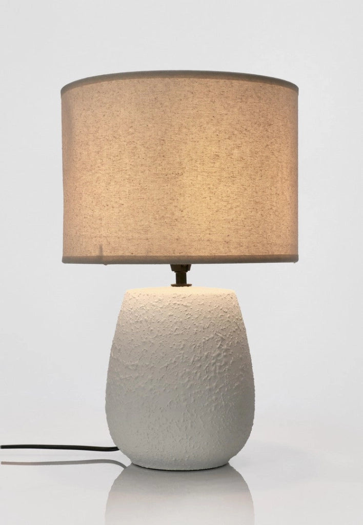 Lampada da Tavolo con Base in Ceramica e Paralume in Lino - MEI-HSUAN