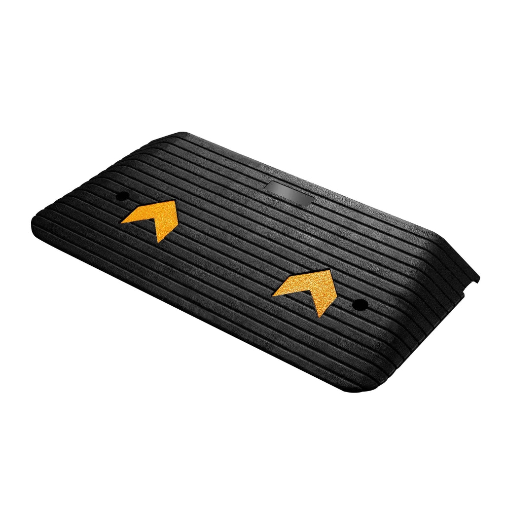 Rampa in gomma per marciapiede e soglia 901,7x457,2x76,2 mm max 50 t con elementi riflettenti