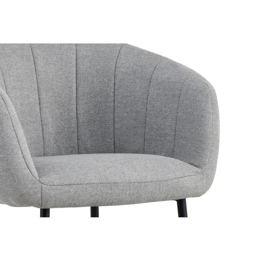 Sedia SEVILLE – Tessuto grigio chiaro – Piedi in metallo nero – H79 x L57 x P62 cm