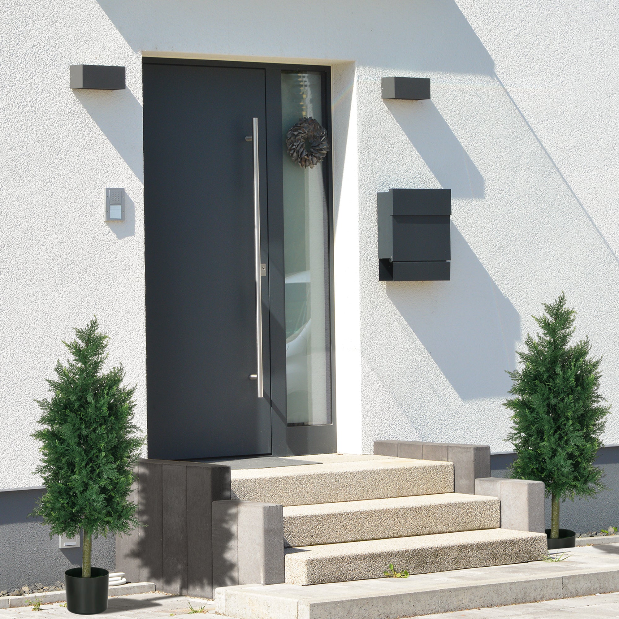 Set 2 Piante Finte di Cedro in PE con Vaso di Plastica PP 38x12,5x90 cm in Acciaio e Cemento Verde