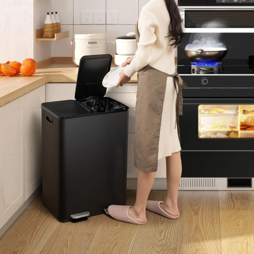 Bidone per la raccolta differenziata con 2 scomparti da 30 L, Bidone con coperchi a chiusura ammortizzata Nero-Organizzazione della cucina
