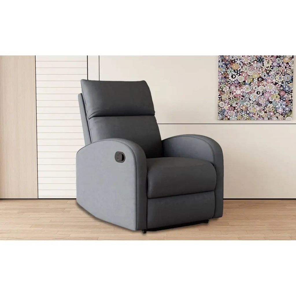 Poltrona relax ERA reclinabile manualmente in materiale PU di colore nero, una poltrona eccezionale.