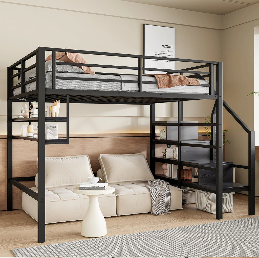 Letto a soppalco 140x200 cm; con ripiani e scala contenitore; metallo nero (Senza materasso)