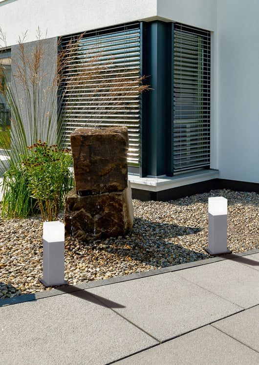 Palo da Esterno a LED in Pressofusione di alluminio Titanio