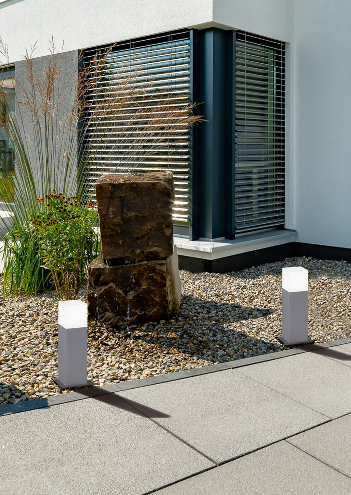 Palo da Esterno a LED in Pressofusione di alluminio Titanio