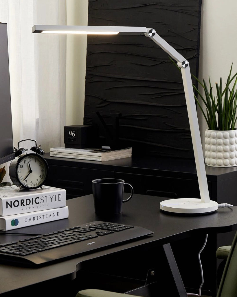 Lampada da scrivania bianca a LED e tocco touch con luce d'intensità variabile e braccio regolabile stile moderno ufficio cameretta