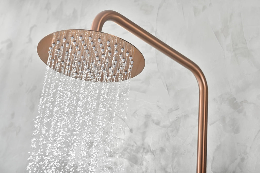 IMEX Colonna doccia monocomando serie Monza in ottone oro rosa spazzolato, soffione anticalcare Ø20 cm, cartuccia ceramica Ø35 mm, asta estensibile, tubo e maniglia, Imex-BDM039-ORC
