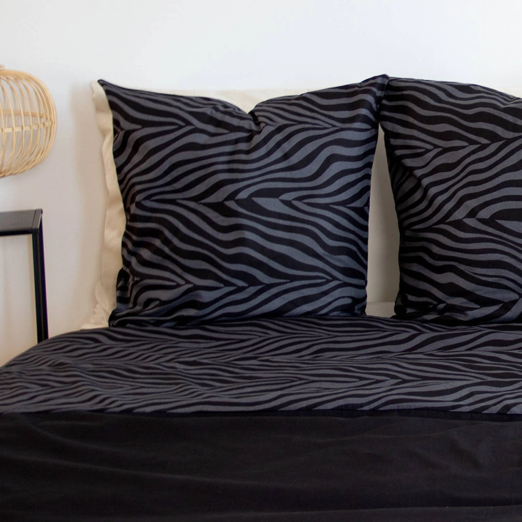 Completo letto in cotone reversibile stampa zebrata 2 posti nero