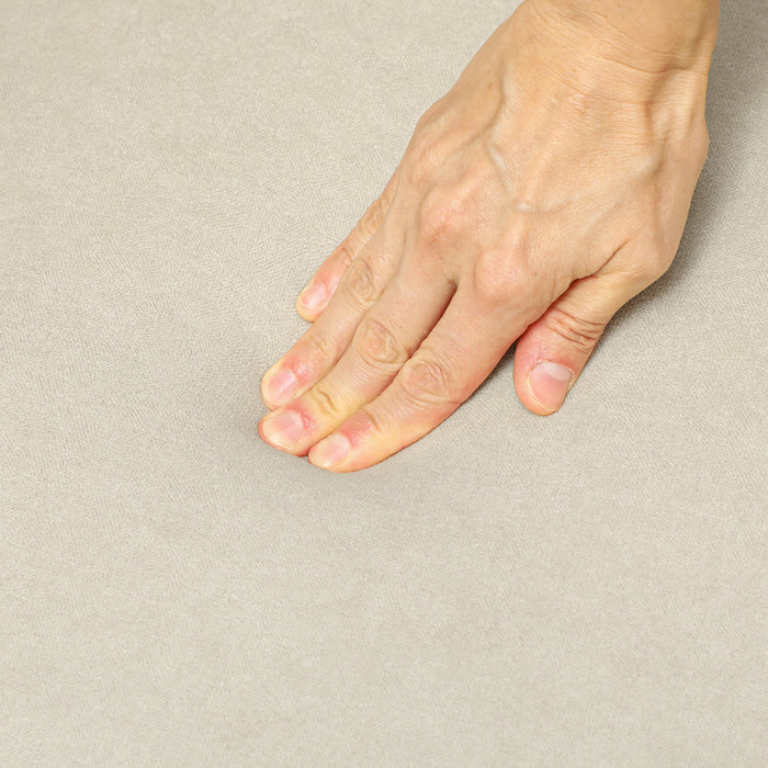 Divano 2 Posti Stile Nordico 138x73x74 cm in Tessuto Effetto Velluto e Legno Crema e Arancione