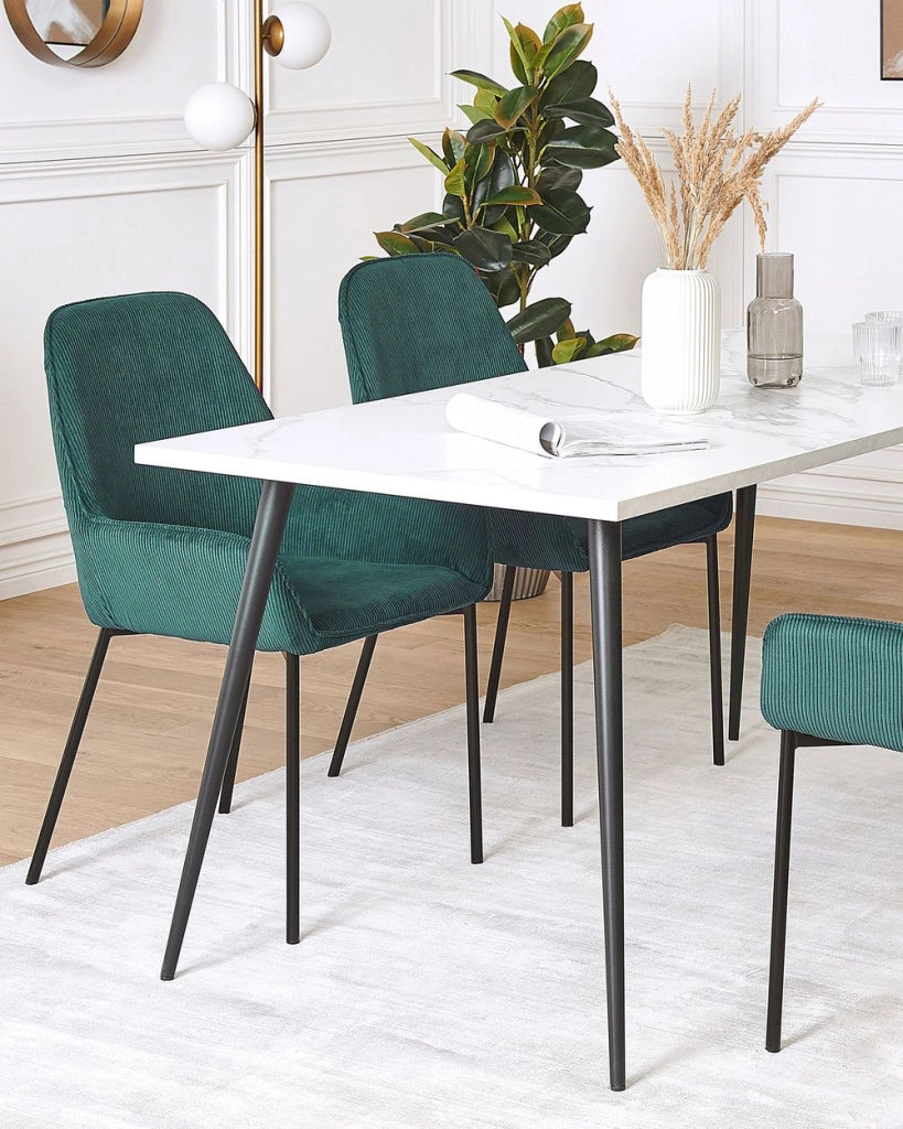 Set di 2 sedie per sala da pranzo sedile imbottito in tessuto di velluto a coste gambe in metallo Nero stile moderno