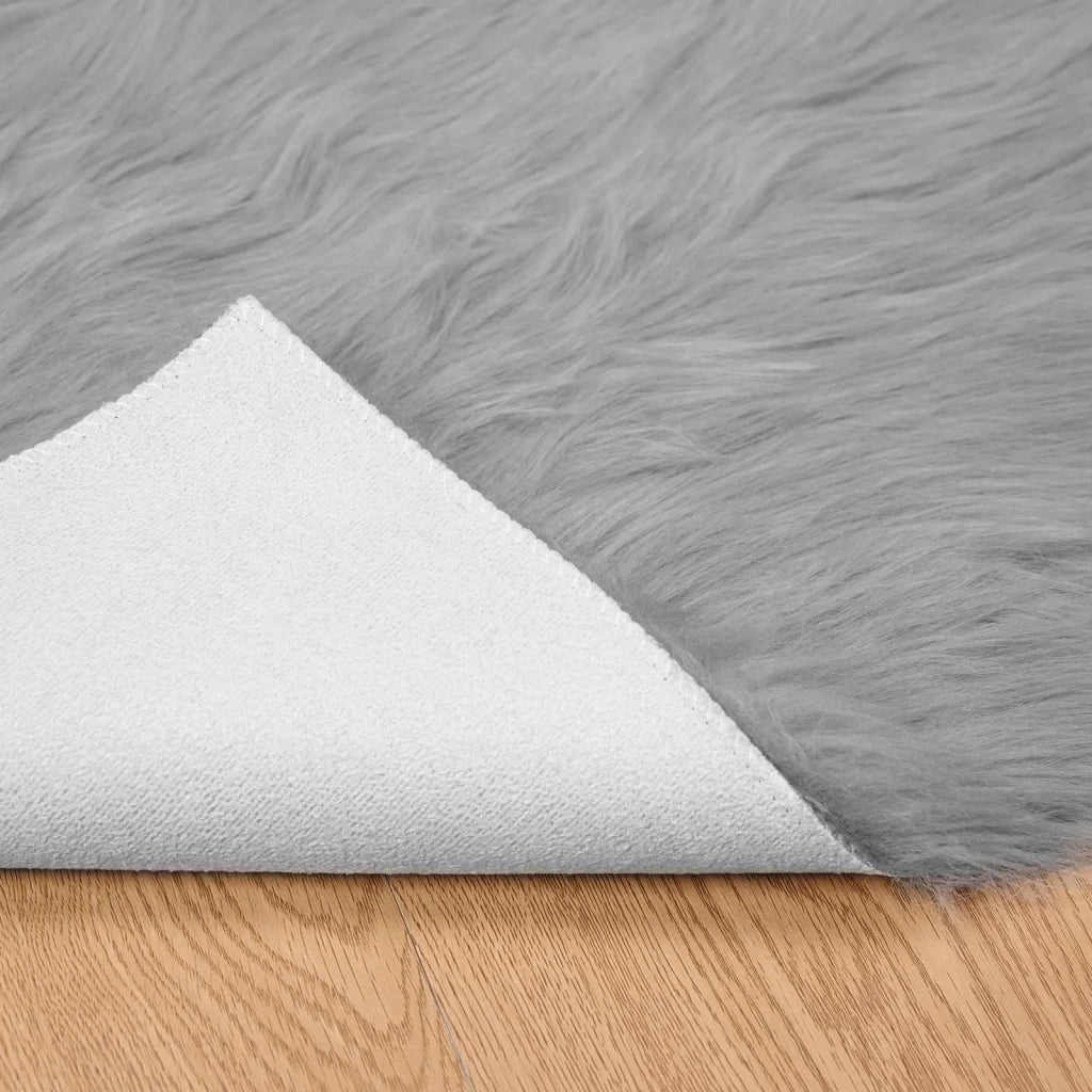 Tappeto in finta TAFALLA Grigio 160 x 230 cm Poliestere 42021528