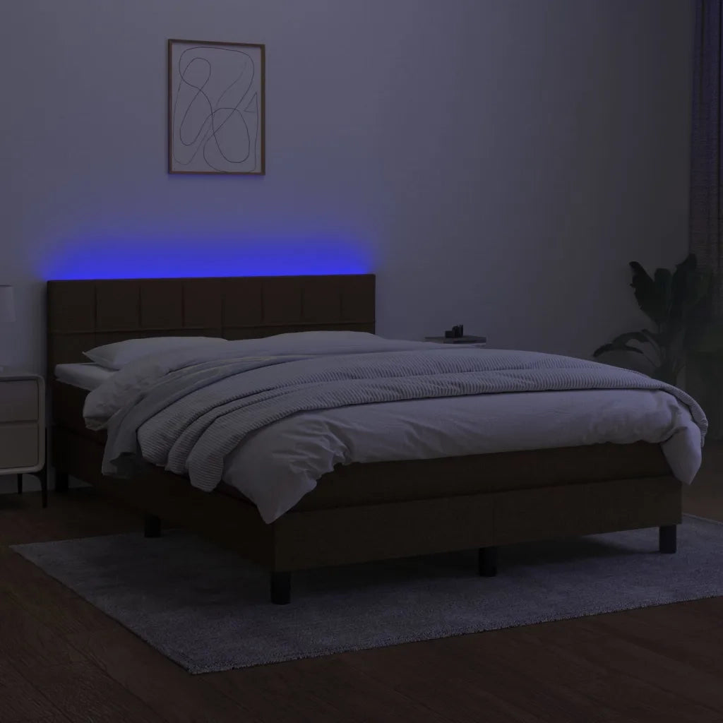 Letto a Molle Materasso e LED Marrone Scuro 140x200 cm Tessuto 3133160