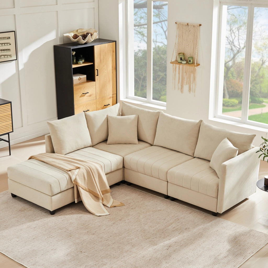 Divano modulare 5 posti beige con poggiapiedi trasformabile e molle indipendenti confortevole