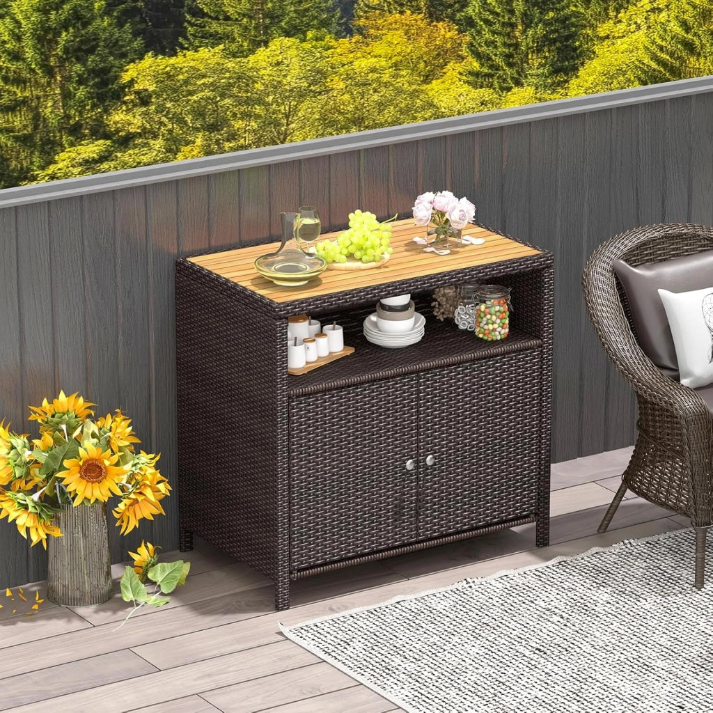 Armadietto Portaoggetti in Rattan, Mobile Buffet per Esterni in Legno di Acacia, Con Compartimento Aperto e Armadio Chiuso a 2 Ante, per Piscina, Terrazza e Patio, 90 x 53 x 86 cm (Marrone)