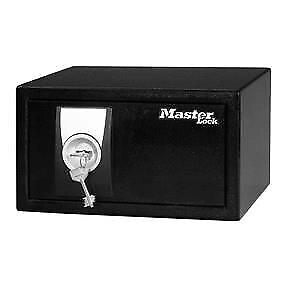 MASTER LOCK X031ML Cassetta di sicurezza portatile in Acciaio con Serratura a Chiave 2 Chiavi Incluse colore Nero