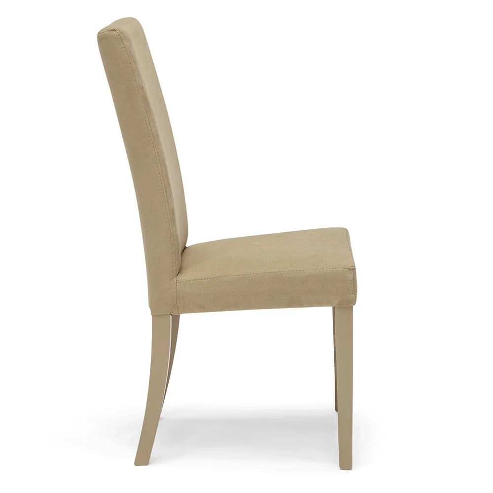 Sedia imbottita per sala da pranzo EDI NEW, MADE IN ITALY, design moderno, rivestimento in tessuto idrorepellente effetto camoscio, gambe in legno in tinta, colore Camel