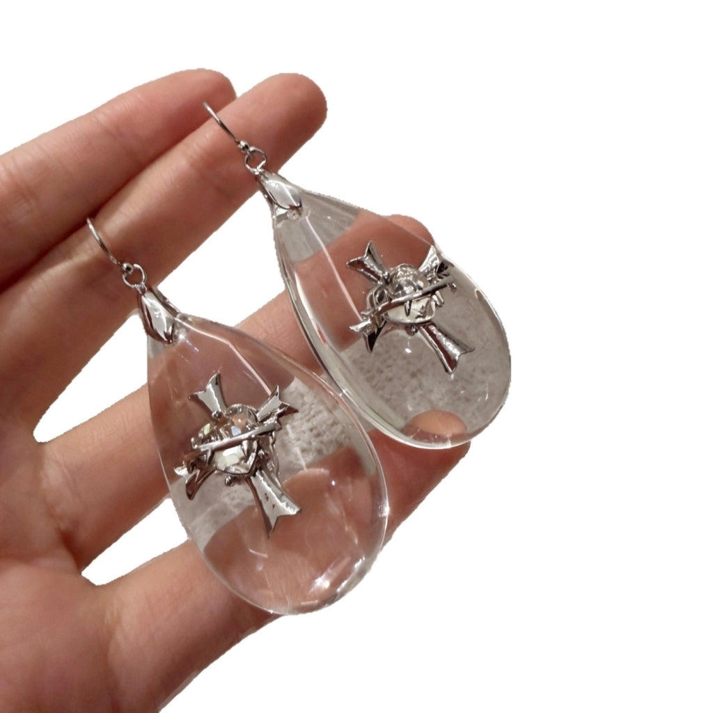 Nuovi orecchini a goccia trasparenti e alla moda per le spose, perfetti da indossare sull'abito da sposa, eleganti orecchini lunghi, ideali per il look nuziale.