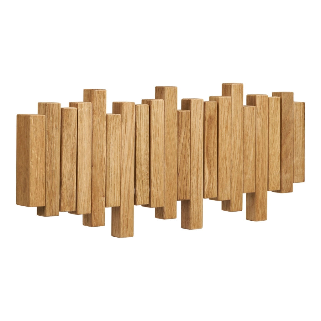 Appendiabiti da parete Caltra in rovere FSC — design scultura