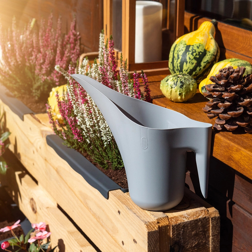 Annaffiatoio KADAX per giardino domestico, ideale per innaffiare fiori e piante, piccolo, in plastica, 1,2 litri.