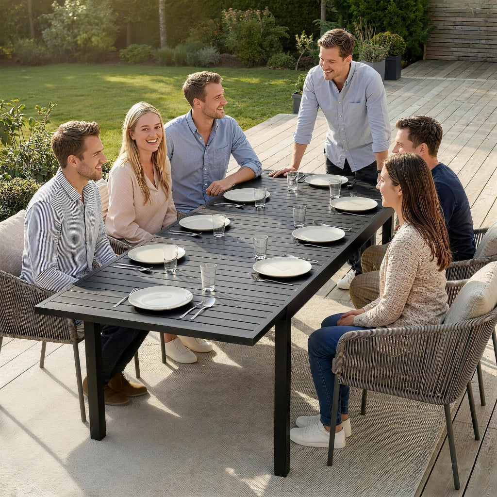 Tavolo da pranzo allungabile per esterno ¨C zephmum ¨C alluminio nero con piano a doghe