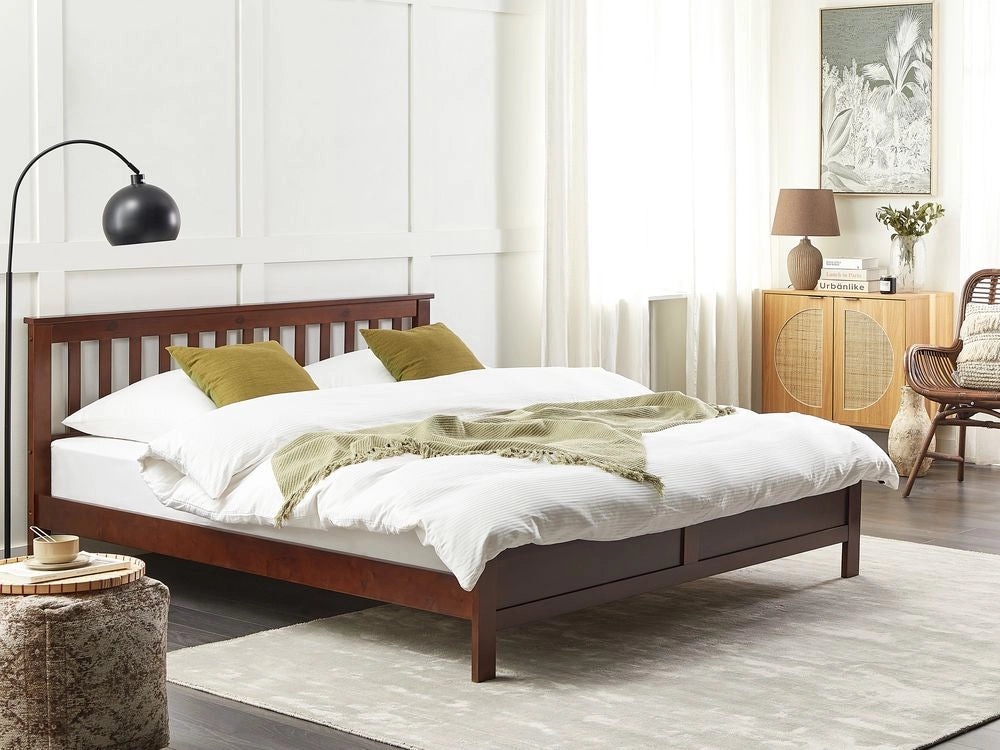 Letto in legno di pino scuro 180 x 200 cm in stile scandinavo