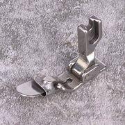 Piede di macchina per cucito - Piede di macchina opzionabile - Piede di macchina in acciaio - Piede di macchina pieghevole - Piede di macchina resistente - Installazione facile - Materiale di alta qualità - Larghezza 6 mm